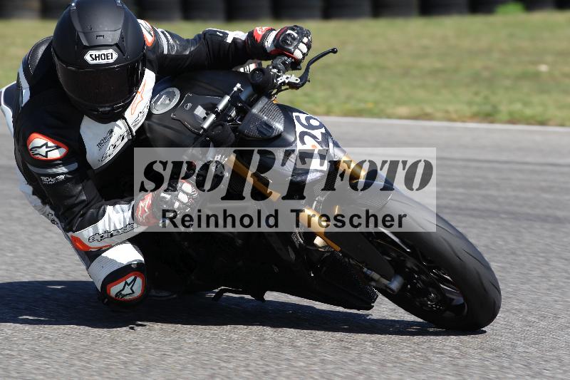 /Archiv-2025/48 25.08.2025 Cornu Master School ADR/rot-rouge/126